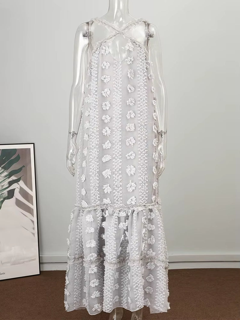 Effortless Chic: Sleeveless Halter Maxi Summer Dress