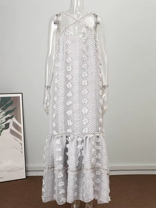 Effortless Chic: Sleeveless Halter Maxi Summer Dress